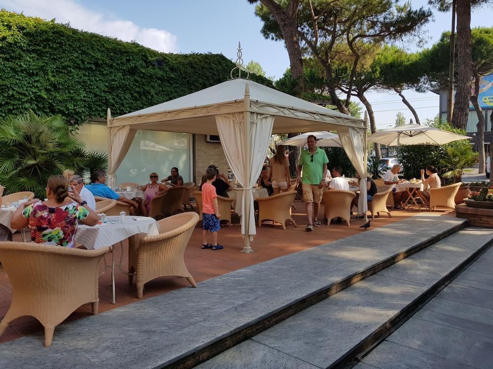 Villa Adriatica Ambienthotels Ρίμινι Εξωτερικό φωτογραφία
